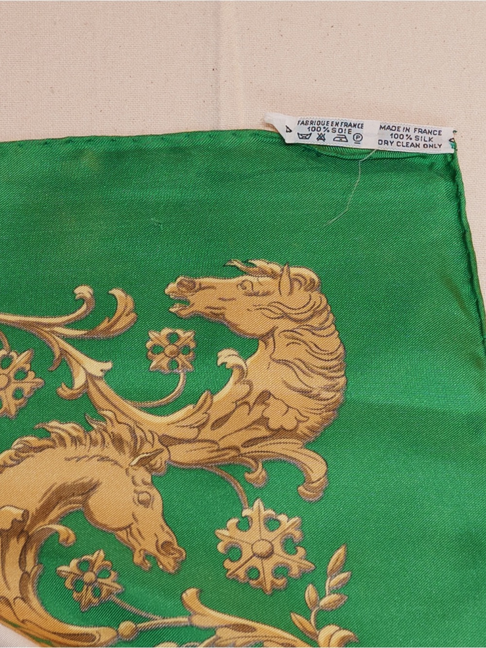 Hermès La Promenade de Longchamps Silk Twill Scarf Carré 90 Green Horse Racing M - Picture 5 of 6